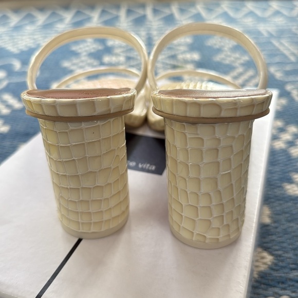 ✨ Dolce Vita Noles Patent Ivory Crocodile Leather Block Heels – Size 8 ✨ - Picture 4 of 5